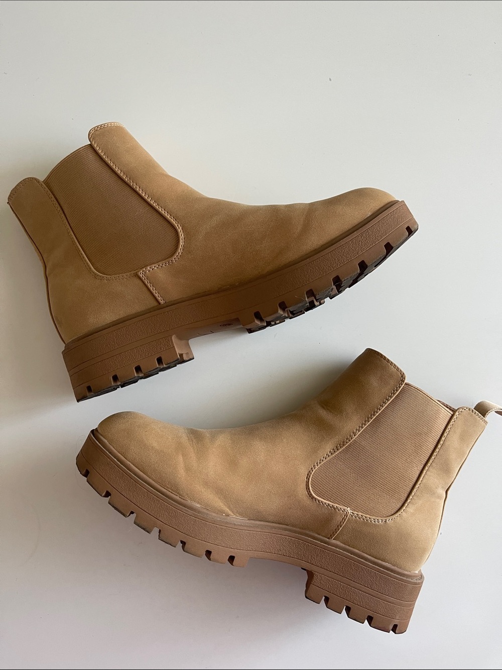 Amazon Tan Chelsea Lug Sole Ankle Boots
